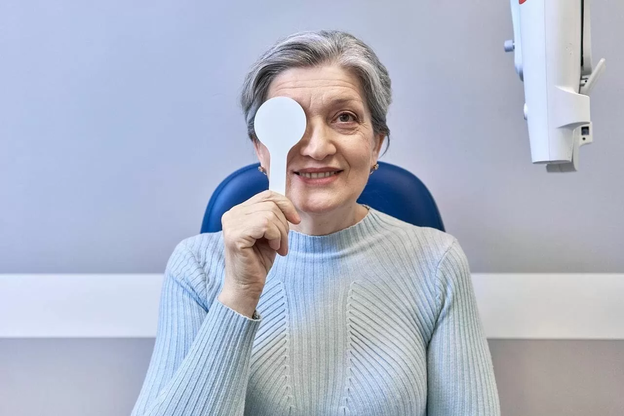 Лечение катаракты в пожилом возрасте. Рассказываем об особенностях